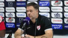 Boluspor futbolcuları maç sırasında mücadele ederken