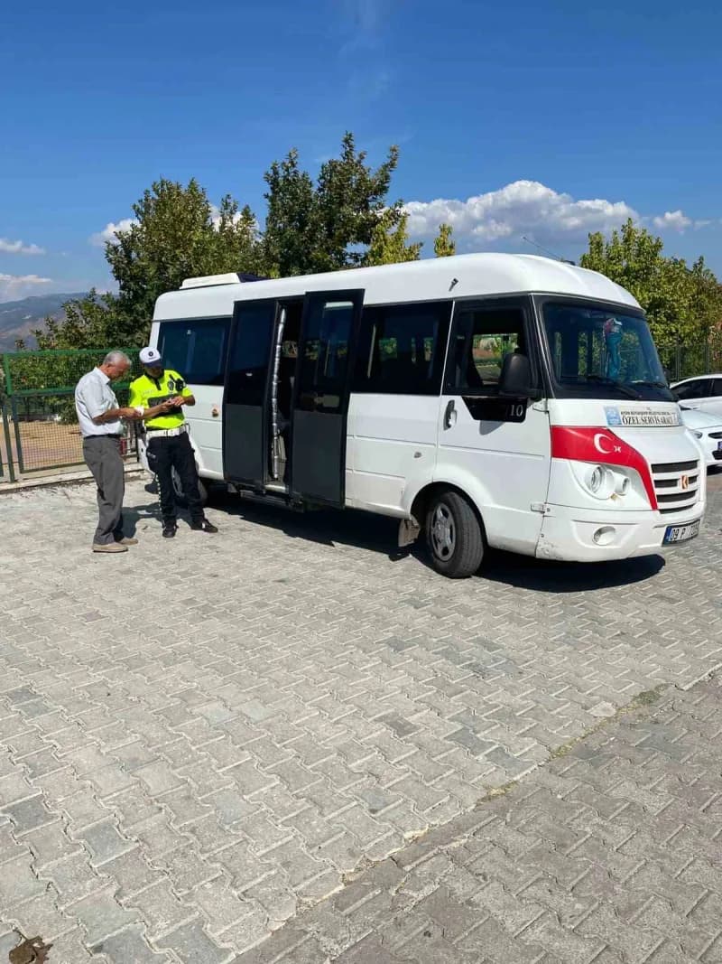 Bozdoğan emniyeti öğrencilerin güvenliği için sahada