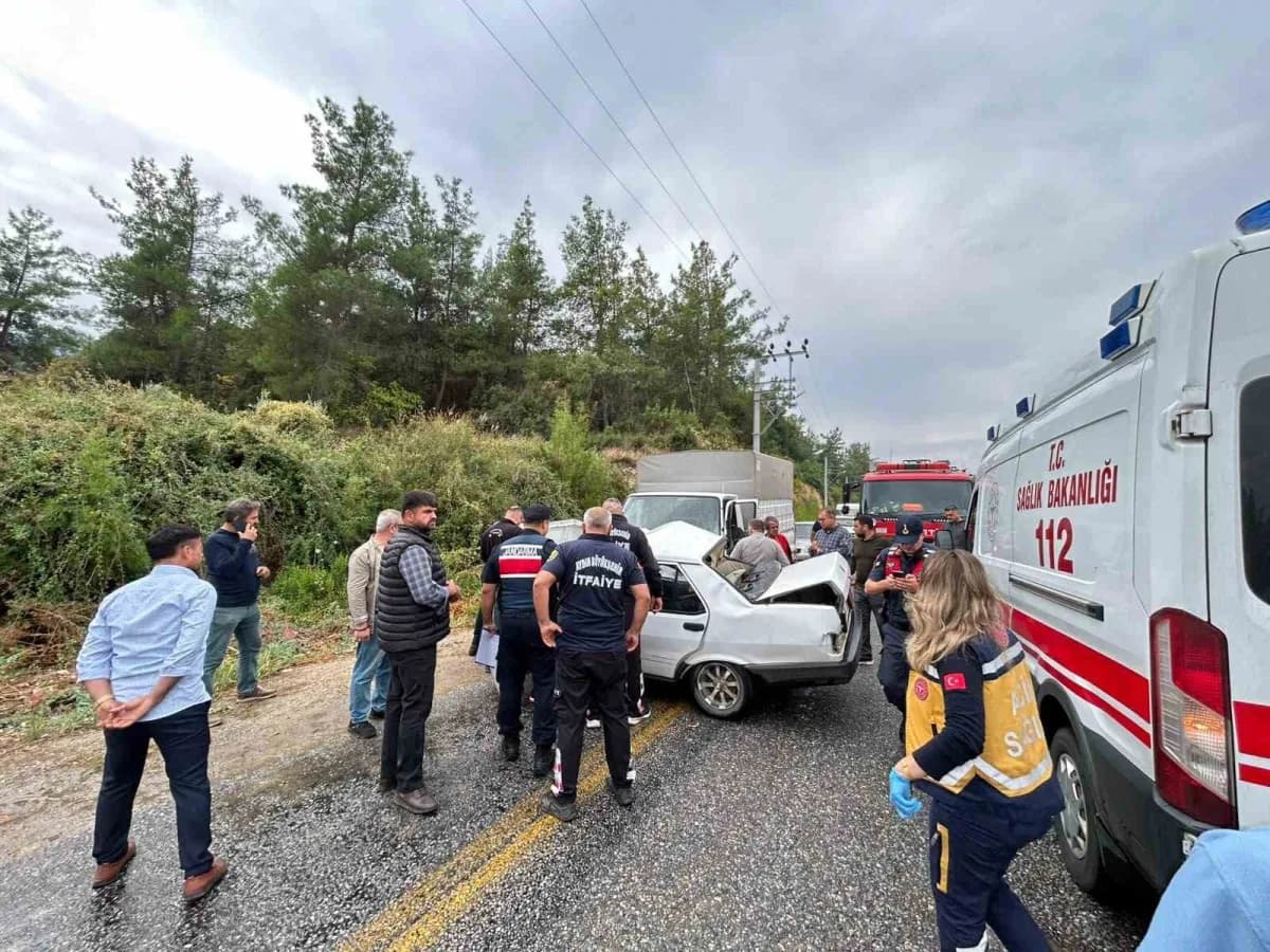 Aydın'ın Bozdoğan ilçesinde otomobil ve kamyonetin çarpışması sonucu meydana gelen trafik kazasında 1 kişi hayatını kayb
