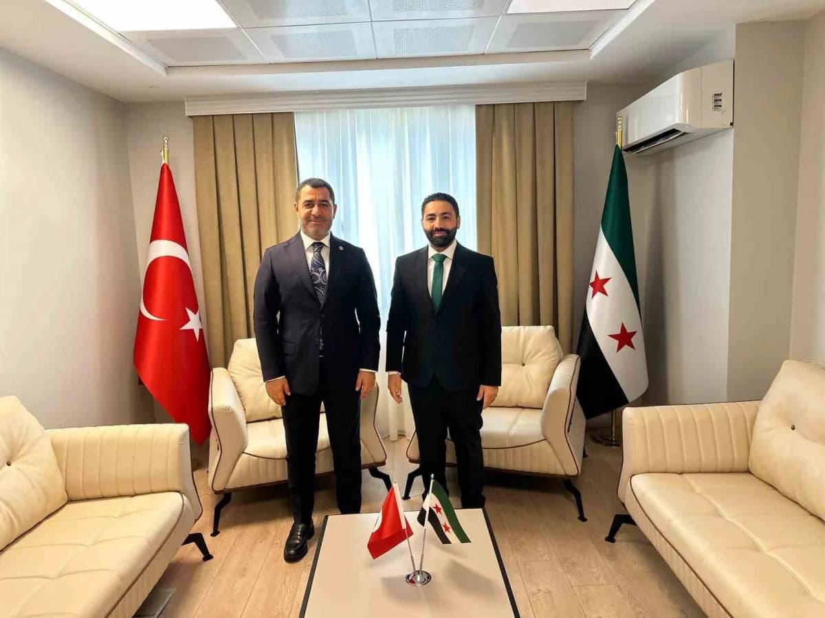 AK Parti Gaziantep Milletvekili Bünyamin Bozgeyik, Suriye Gaziantep Başkonsolosu Ali Mustafa Bey ile bir araya geldi.