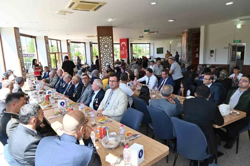Bozüyük'te Gaziler Günü programı düzenlendi