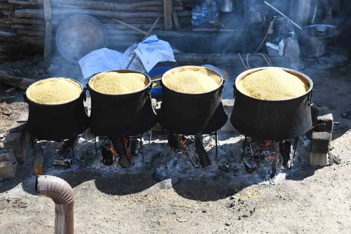 Yozgat’ın Büyükmahal köyünde yaşayan Bektaş ve Ümmügülsüm Uğurlu çifti, ata mesleği olan Bulgur üretimini 1985 yılından