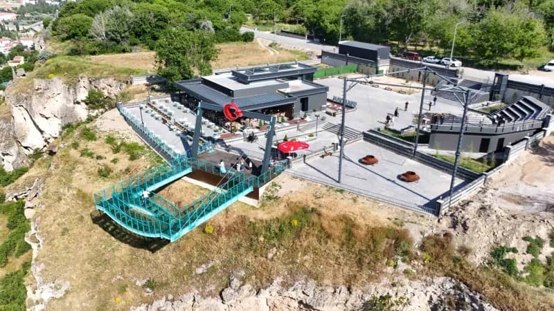Kayseri'nin Bünyan ilçesinde bulunan İkinci Cam Teras yoğun ilgi görüyor.