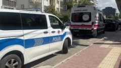 Burdur Emek Mahallesi Yahya Kemal Caddesi’nde boya yaparken fenalaşan usta Mehmet Mutlu’nun hayatını kaybettiği apartman