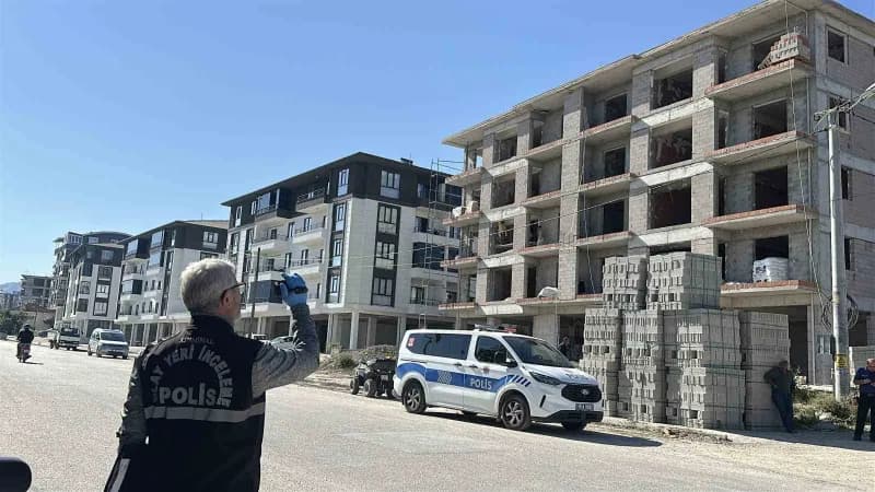 Burdur’da inşaatta çalışan çatı ustasının hayatını kaybettiği olayın yaşandığı inşaat alanı