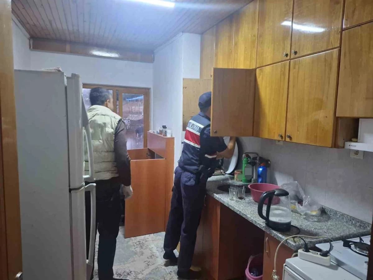 Burdur merkezli 2 ilde düzenlenen toplam 566 milyon TL işlem hacmi tespit edilen yasa dışı Bahis operasyonunda 11 şüphel