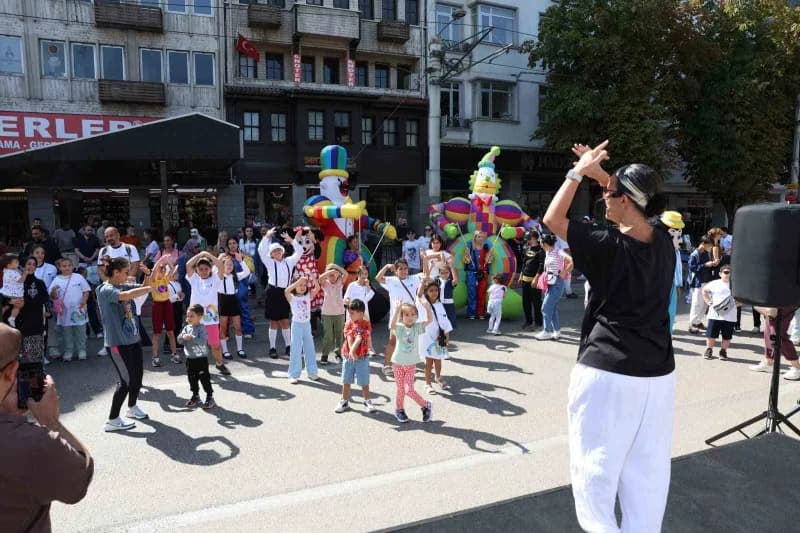Bursa Büyükşehir Belediyesi, Avrupa Hareketlilik Haftası kapsamında Heykel Atatürk Caddesi’ni ‘arabasız Bir Gün, Hareket