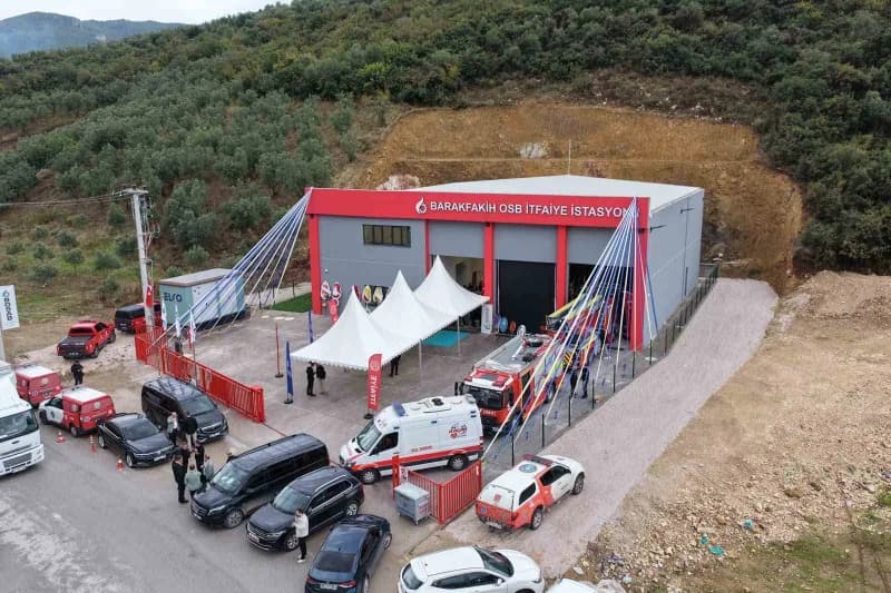 Büyükşehir Belediyesi İtfaiye Dairesi Başkanlığı koordinasyonuyla Barakfakih Organize Sanayi Bölgesi'nde (BOSAB) 32'nci