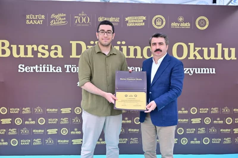 Yıldırım Belediyesi, rutin belediyecilik hizmetlerinin yanı sıra ilçenin sosyal, kültürel ve Düşünce yaşamına katkı sunu