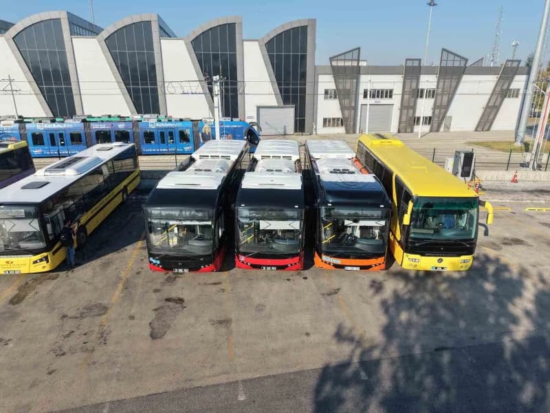 Bursa Büyükşehir Belediyesi tarafından Bursa’ya kazandırılan 4 tane elektrikli otobüs terminal hattında hizmete başladı