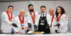 Bursa Uluslararası Gastronomi Festivali’nde stantlar ve ziyaretçiler asırlık lezzetleri keşfediyor