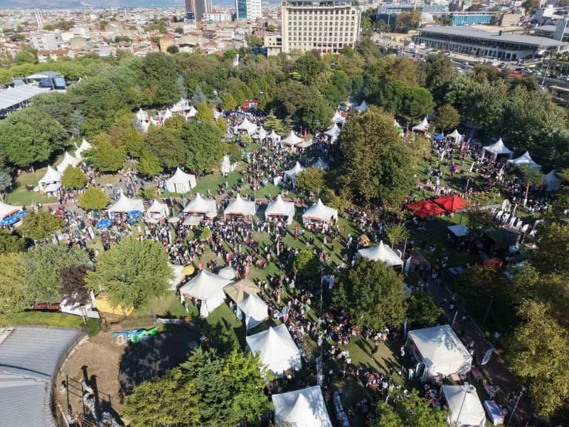 Bursa Büyükşehir Belediye Başkan Vekili Şahin Biba, bu yıl ‘fetheden Lezzetler’ temasıyla düzenlenen Uluslararası 5. Bur