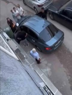Bursa Osmangazi Atıcılar Mahallesi'nde iki grup arasında çıkan tartışma anı