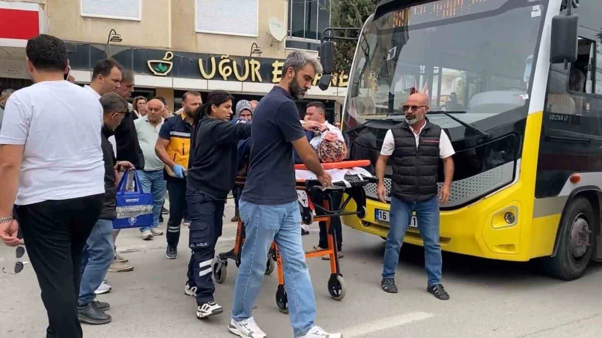 İnegöl ilçesinde özel halk otobüsünün çarptığı yaşlı kadın ağır yaralandı.