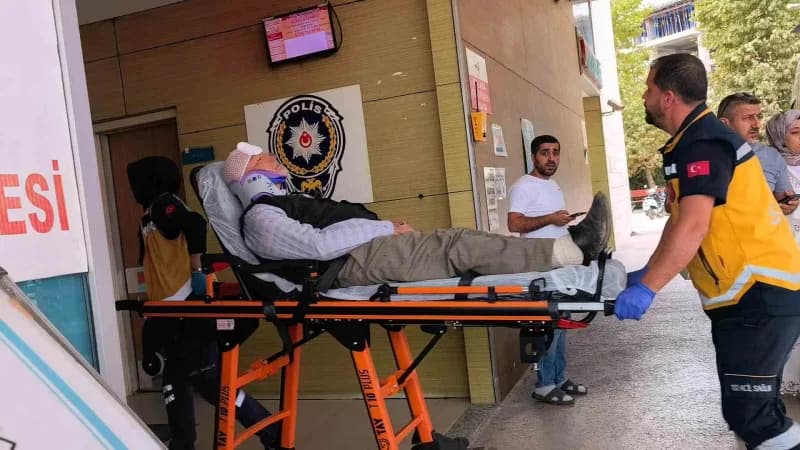 Yaralı çift, ambulanslarla İnegöl Devlet Hastanesi’ne kaldırılarak tedavi altına alındı.