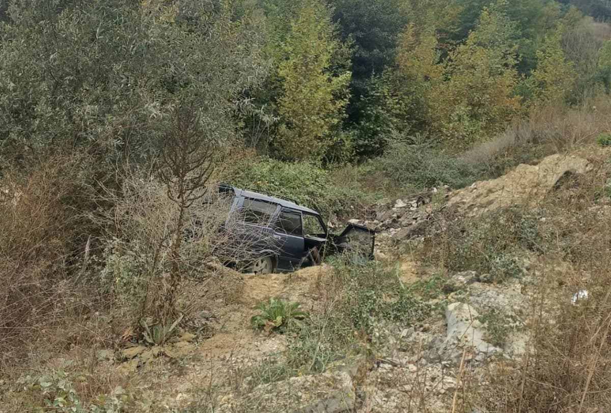 Edinilen bilgilere göre, Mehmet ö. (83) yönetimindeki 16 y 6072 plakalı otomobil, yoldan çıkarak şarampole uçtu.