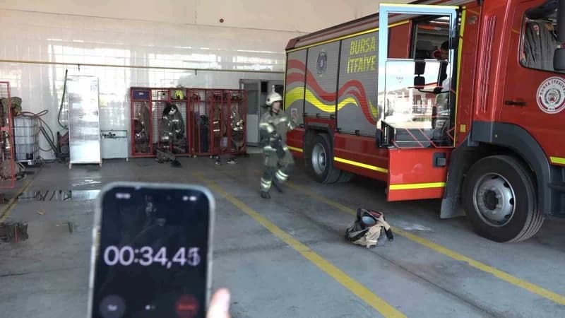 Bursa Büyükşehir Belediyesi İtfaiye Daire Başkanlığı Arama Kurtarma ve Eğitim Şube Müdürlüğü'nde Eğitim gören 148 kursiy