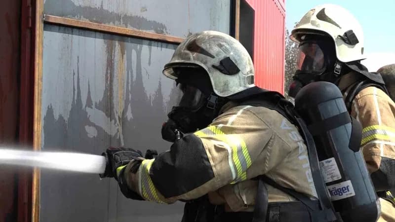 Bursa Büyükşehir Belediyesi İtfaiye Daire Başkanlığı Arama Kurtarma ve Eğitim Şube Müdürlüğü'nde Eğitim gören 148 kursiy