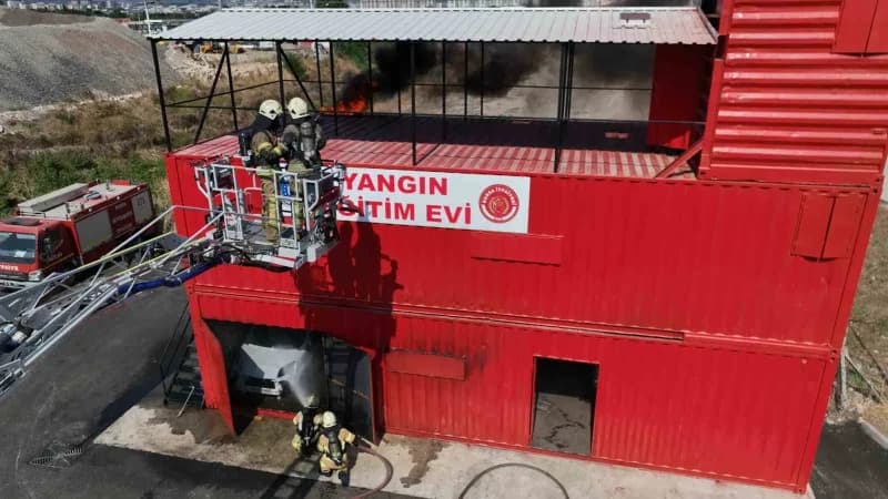 Bursa Büyükşehir Belediyesi İtfaiye Daire Başkanlığı Arama Kurtarma ve Eğitim Şube Müdürlüğü'nde Eğitim gören 148 kursiy