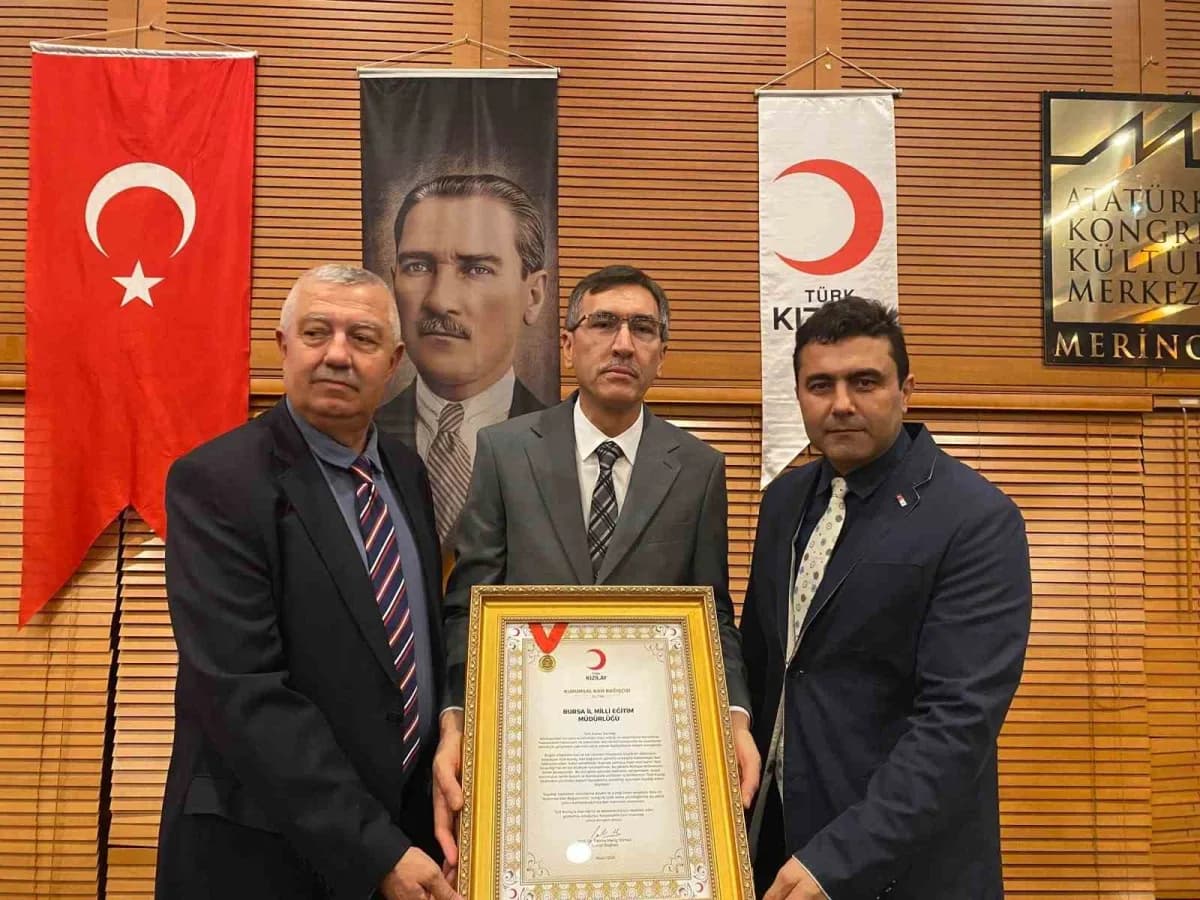 Bursa’da öğretmenler ve veliler, 18 bin 67 ünite Kan bağışıyla binlerce hayata umut oldu