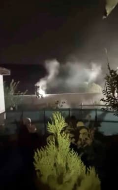 Bursa Karacabey’de eski dam olarak kullanılan yapıda çıkan yangına müdahale eden itfaiye ekipleri