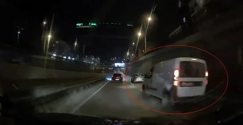 Bursa İzmir Yolu Caddesi'nde makas atan hafif ticari aracın araç içi kamera görüntüsü