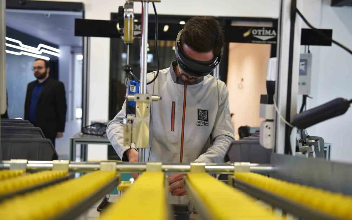 Bursa Model Fabrika’da KOSGEB destek programı kapsamında eğitim ve danışmanlık faaliyetleri yürütülüyor