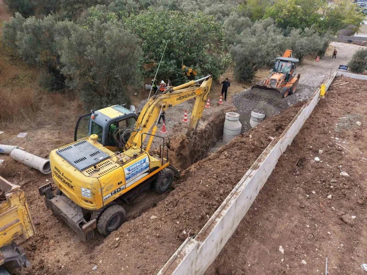 Bursa Büyükşehir Belediyesi, Mudanya’nın Bademli ve Çağrışan mahallelerinde 1,6 kilometrelik yeni kanalizasyon ve 1,7 ki