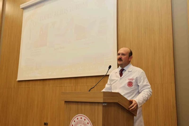 Programın açılış konuşmasını yapan Bursa Şehir Hastanesi Başhekimi Doç. Dr. Salih Metin, şehit ve gazi yakınlarının Sağl