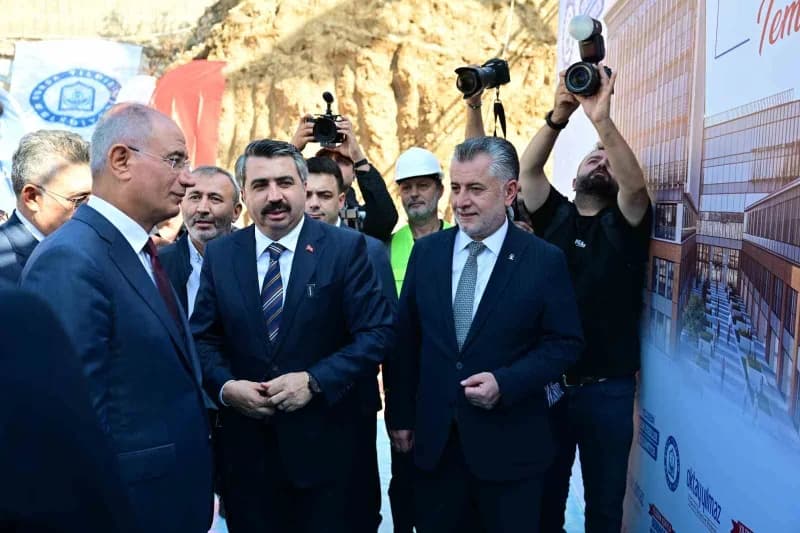 Yıldırım Belediyesi, kentin sosyal ve kültürel yaşamına değer katacak önemli bir projeyi daha hayata geçiriyor. Temeli a