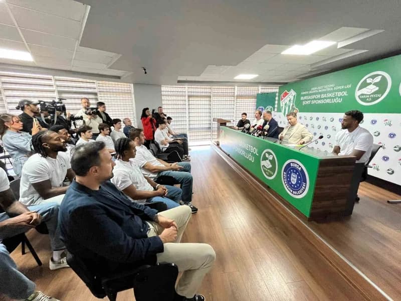 Bursaspor Basketbol, yeni sezon öncesinde Bursa Büyükşehir Belediyesi iştiraki Tarım ve Peyzaj a.ş. İle şort sponsorluğu