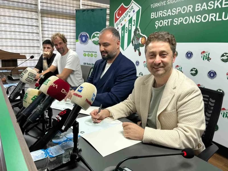 Bursaspor Basketbol, yeni sezon öncesinde Bursa Büyükşehir Belediyesi iştiraki Tarım ve Peyzaj a.ş. İle şort sponsorluğu