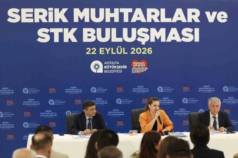 Antalya Büyükşehir Belediyesi Başkan Vekili Büşra Özdemir, beraberinde bürokrat ve daire başkanlarıyla Serik ilçesinde m