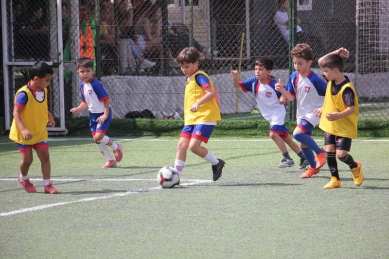 Denizli'de 20 yıldır üst liglerde mücadele eden takımlara kazandırdığı futbolcularla dikkat çeken Çamlık Futbol Kulübü,