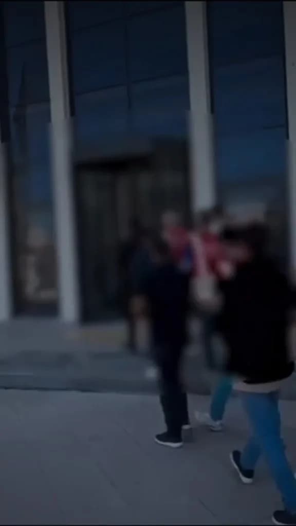 Çanakkale’de gerçekleştirilen operasyonlarda 109 kaçak Göçmen yakalanırken 8 organizatör tutuklandı.