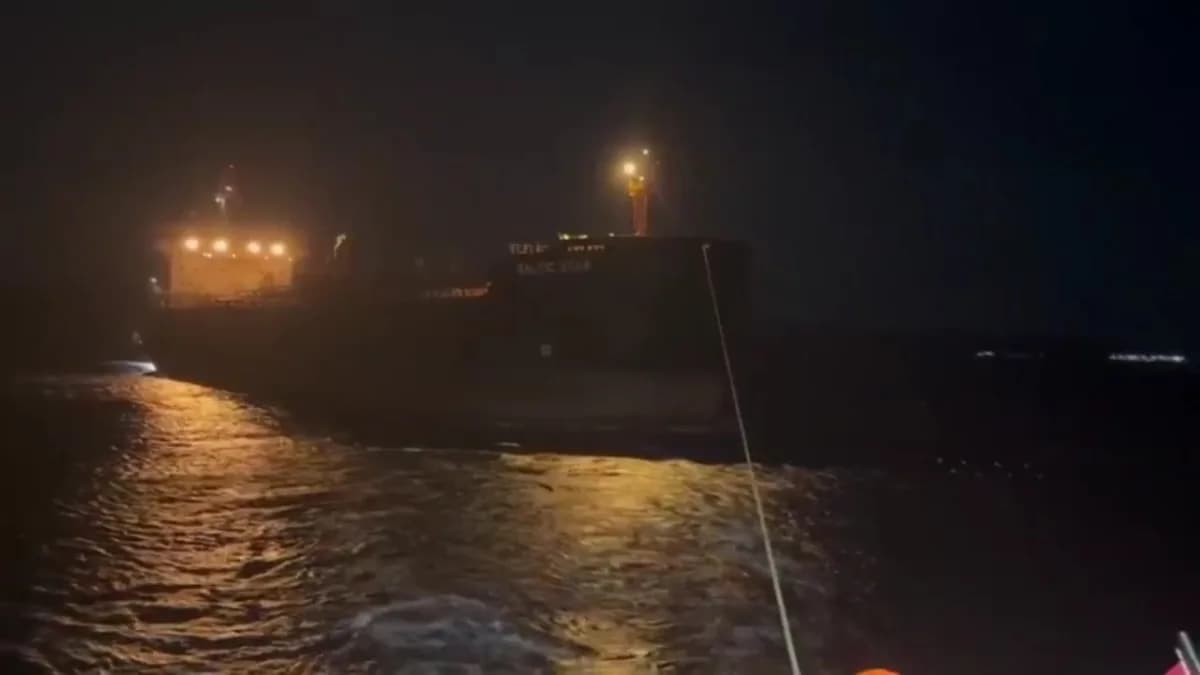 Çanakkale Boğazı’ndan geçen 182 metre boyundaki ’baltıc STAR’ isimli kimyasal tanker makine arızası yaptı. Tanker kılavu
