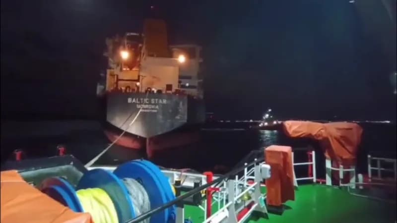 Çanakkale Boğazı’nda makine arızası yapan kimyasal tanker ve römorkörler