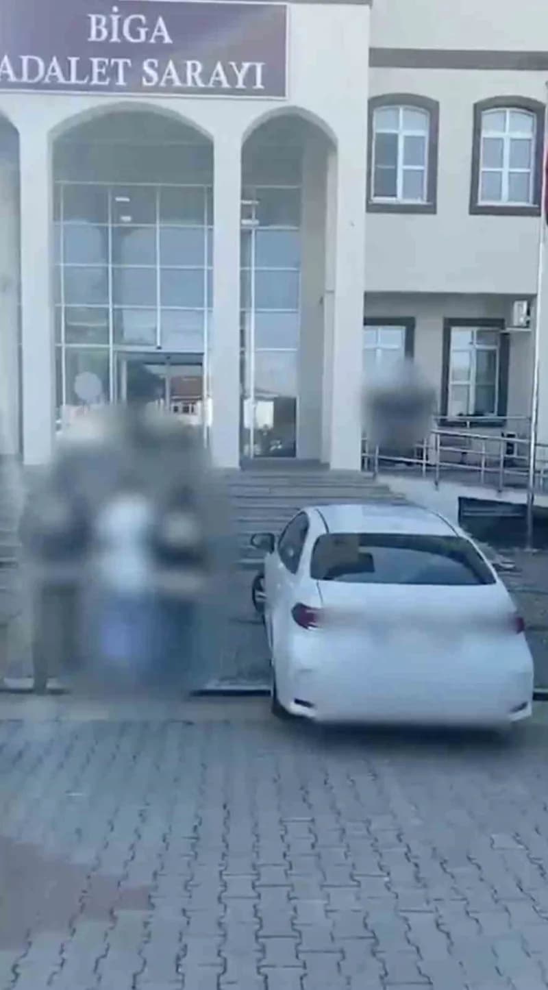 Çanakkale’nin Eceabat ilçesinde Emniyet ekiplerince düzenlenen çeşitli operasyonlar neticesinde vatandaşları FETÖ ile il