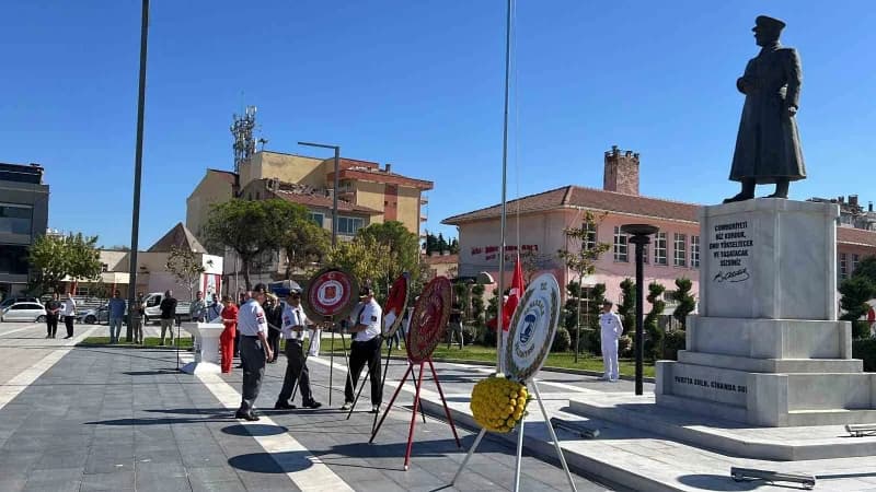 Çanakkale’de, 19 Eylül Gaziler Günü dolayısıyla çelenk töreni düzenlendi.