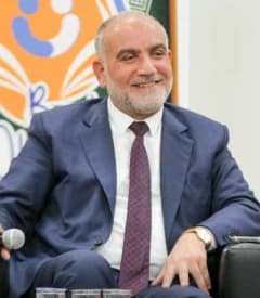 Canik Belediye Başkanı İbrahim Sandıkçı eğitim desteği açıklaması yaparken