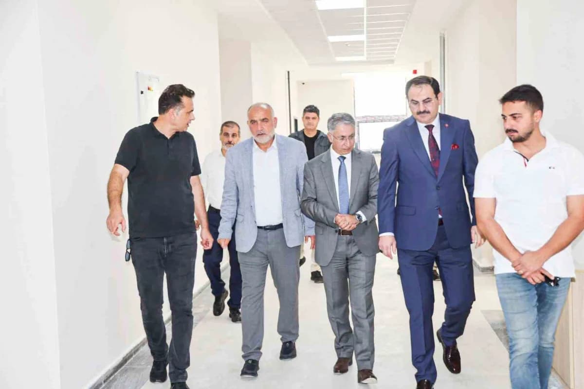 Canik Belediye Başkanı İbrahim Sandıkçı, Canik Kaymakamı Şeref Aydın ve Canik İlçe Milli Eğitim Müdürü Zahit Köseoğlu il