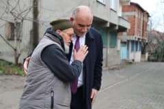 Canik Belediye Başkanı İbrahim Sandıkçı basın açıklaması yaparken
