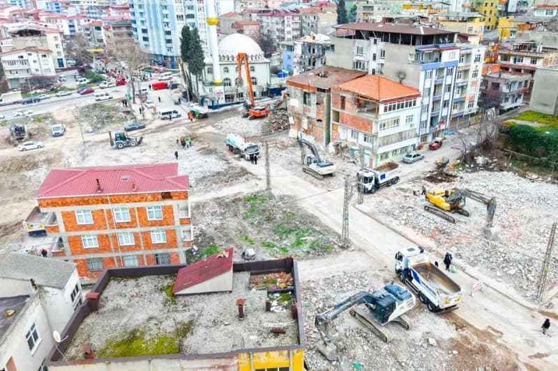 Canik Belediye Başkanı İbrahim Sandıkçı, ilçede yeni proje ve yatırımları hayata geçirmeye devam ettiklerini belirterek,