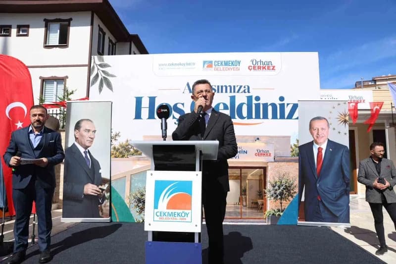 Çekmeköy Belediye Başkanı Orhan Çerkez, açılışta konuşma yaptı.