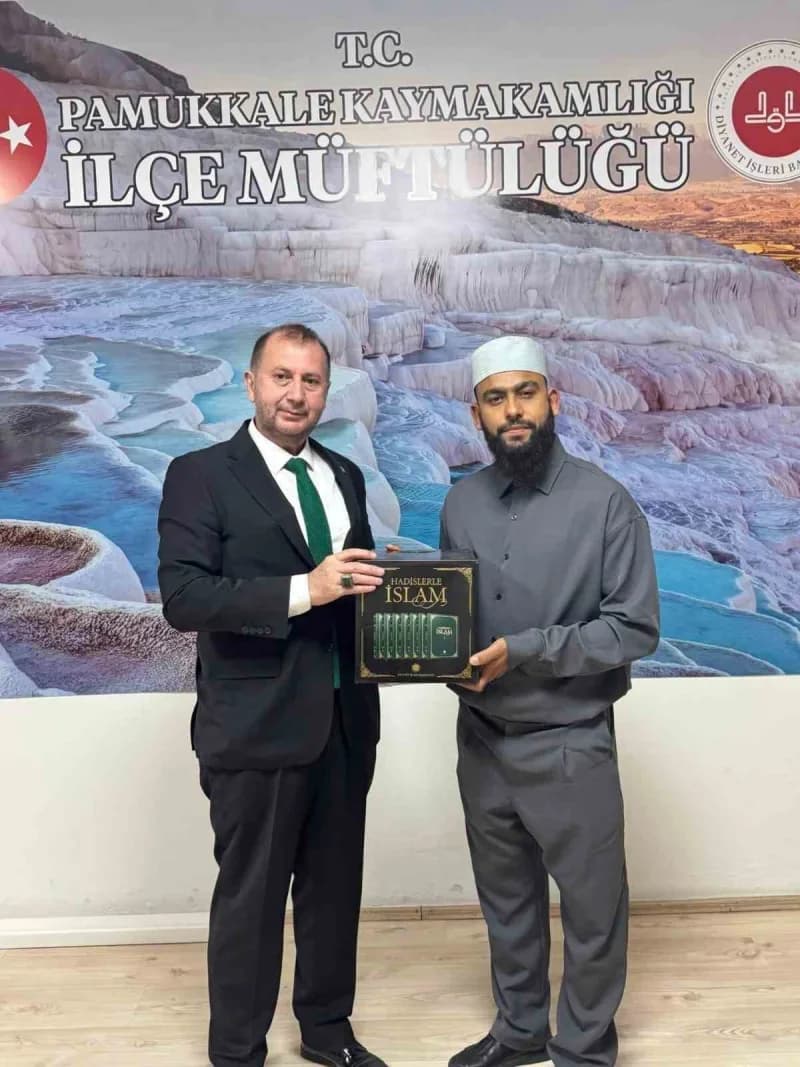 Celal Karatüre’den Hierapolis’in tarihi atmosferinde ilahi dinletisi