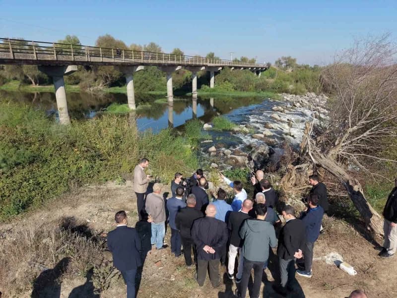 Bursa Büyükşehir Belediye Başkan Vekili Şahin Biba, Mustafakemalpaşa-susurluk-karacabey bağlantı yolunda yoğunlukla tarı