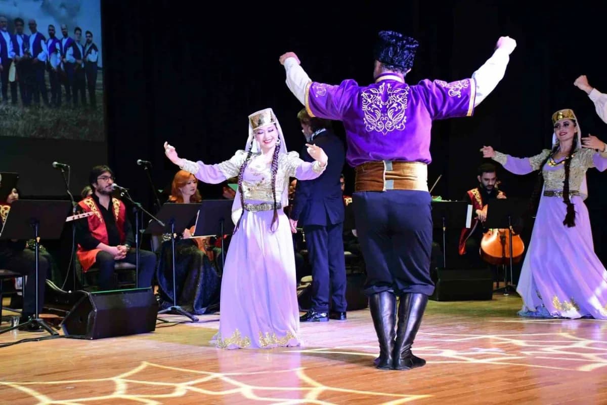 Türk edebiyatının ve Kırım Tatar Türklerinin usta kalemlerinden Cengiz Dağcı, vefatının 15'inci yılında Anadolu Mektebi