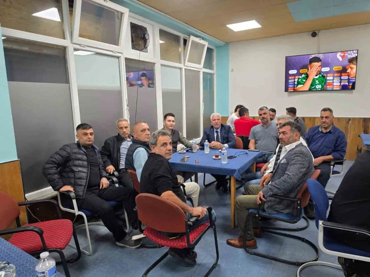 Diyarbakır'ın Çermik İlçe Belediye Başkanı Şehmus Karamehmetoğlu, yurtdışı ziyaretleri kapsamında, Almanya'da yaşayan Çe