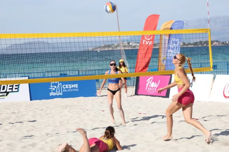 Çeşme’de Uluslararası Grand Slam Plaj Voleybolu heyecanı başladı