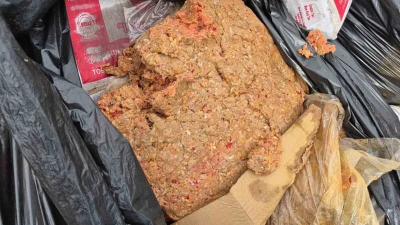 Sanatçıların kararı sonrası alanda sahne toplanmaya başlanırken, Türkiye'nin dört bir yanından Eskişehir'e gelip 3 günlü